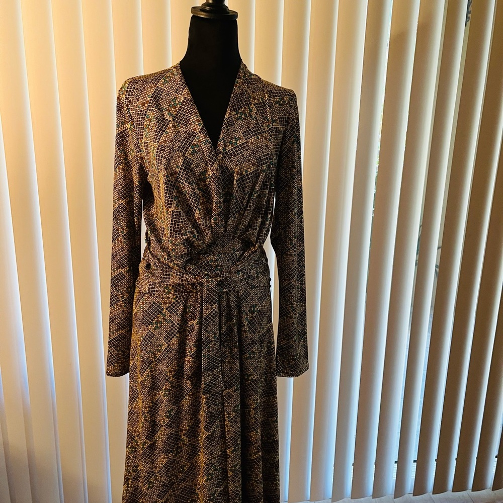 L.O.C.T Geometric Patterned  MIDI Dress Long Sleeves V Neck